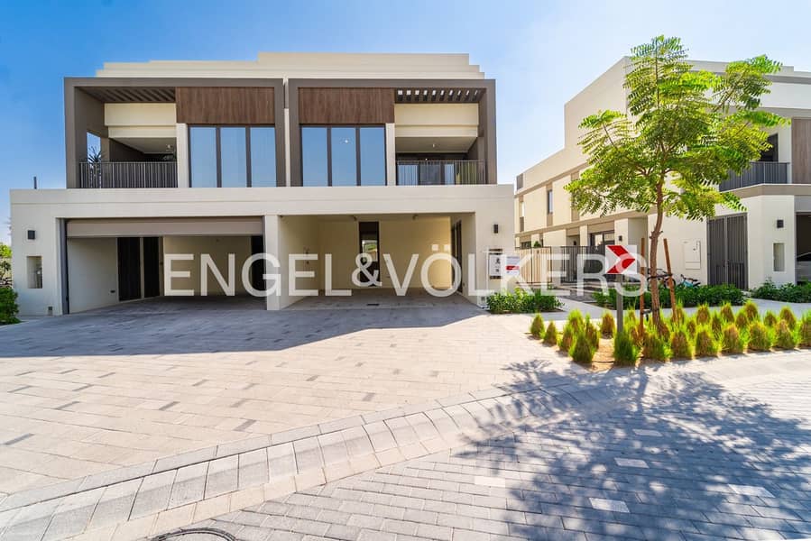 Three Floors | Single Row | Vacant