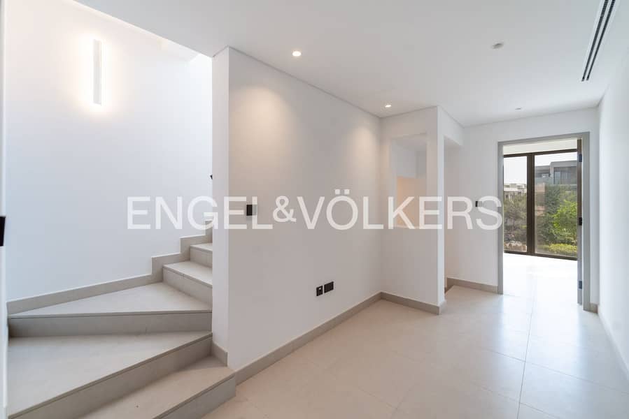 Three Floors | Single Row | Vacant - Image 8