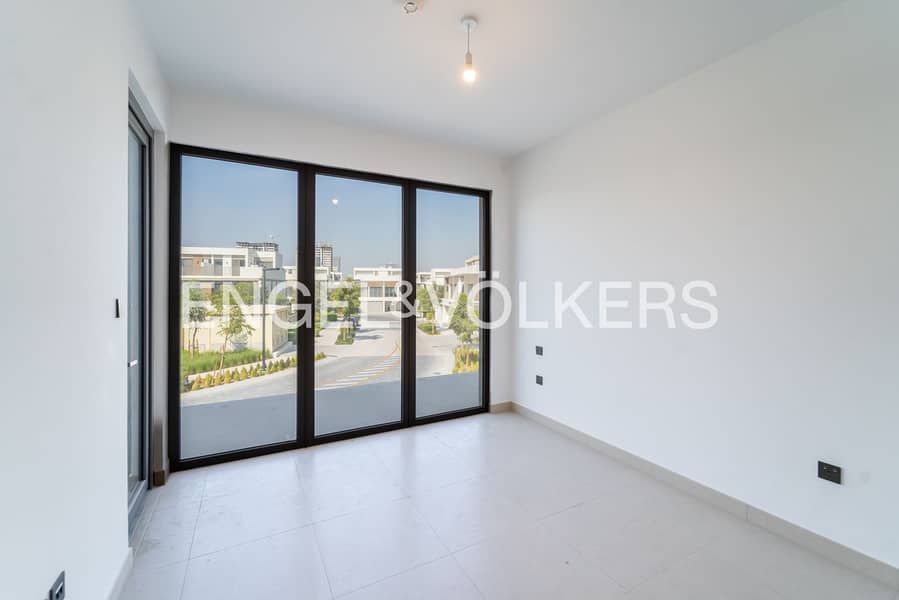 Three Floors | Single Row | Vacant - Image 9