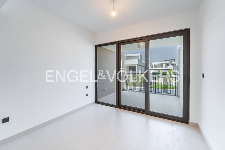 Three Floors | Single Row | Vacant - Image 10