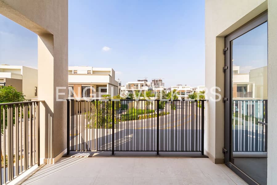 Three Floors | Single Row | Vacant - Image 11