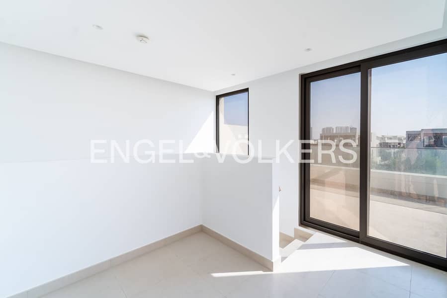 Three Floors | Single Row | Vacant - Image 17