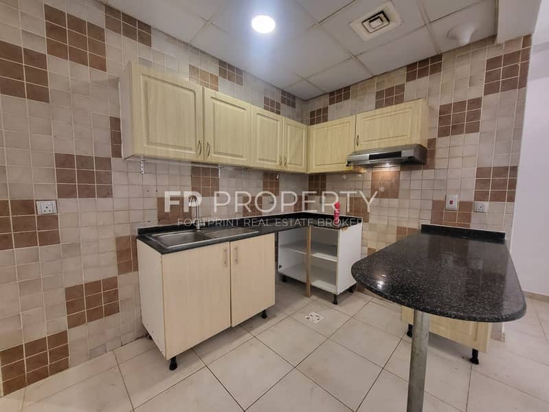 Chiller Free | Huge Layout | Spacious - Image 9