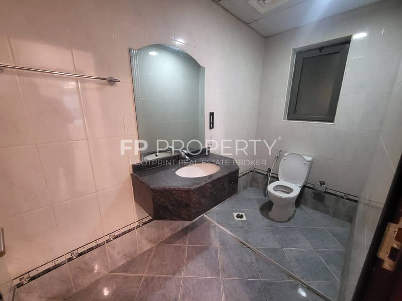 Chiller Free | Huge Layout | Spacious - Image 10