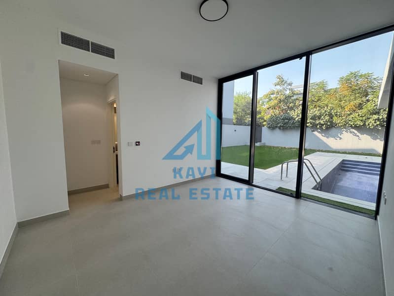 Lavish 5BR Villa | Landscaped Garden || Private Pool || Majlis - Image 9