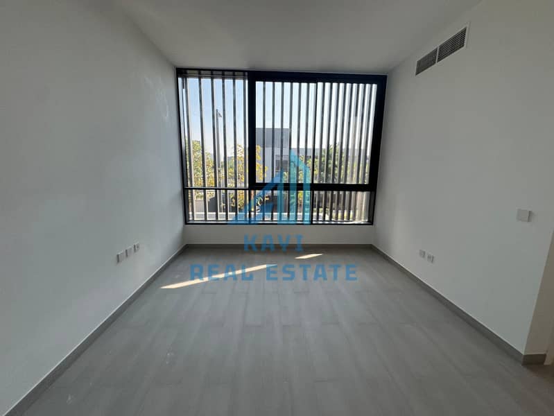 Lavish 5BR Villa | Landscaped Garden || Private Pool || Majlis - Image 19