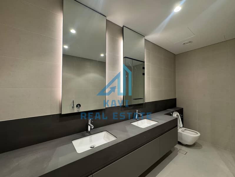 Lavish 5BR Villa | Landscaped Garden || Private Pool || Majlis - Image 28