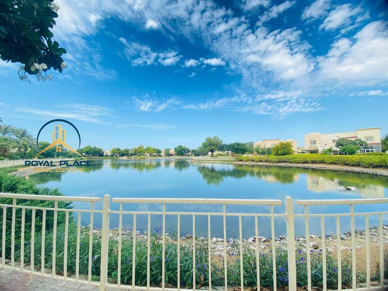 LUSH GREEN GARDEN / UPGRADED / FULL LAKE VIEW / 4E