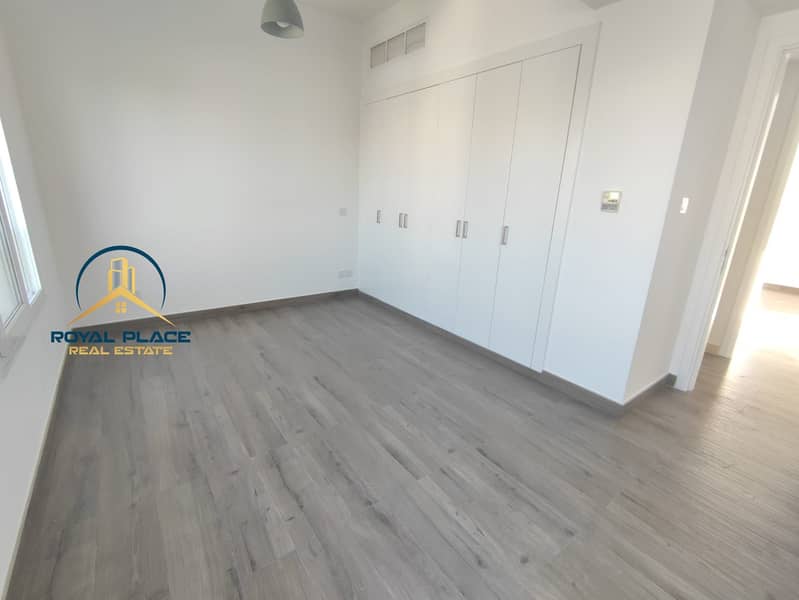 LUSH GREEN GARDEN / UPGRADED / FULL LAKE VIEW / 4E - Image 9