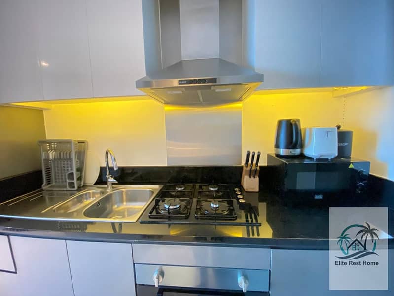 Luxury Fully Furnished Studio for Daily Rent in DAMAC Maison Prive | Canal Views, Modern Amenities, Prime Business Bay Location - Image 8