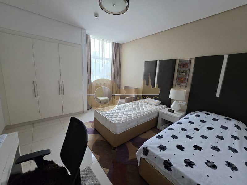 SPACIOUS UNIT | PRIME LOCATION | CANAL VIEWS - Image 10