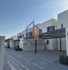 Stunning 3 Bedrooms+maid Townhosue | prime location | Luxurious Community