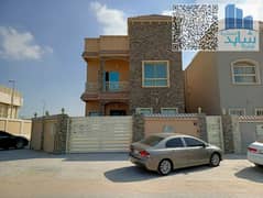 فيلا واسعة مكونة من 6 غرف نوم رئيسية مع مجلس وصالتين ومدخل إلى السطح للإيجار - 140,000 درهم إماراتي سنويًا.