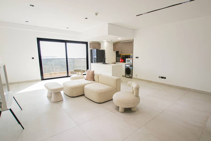 Available I Unfurnished I Bright Unit