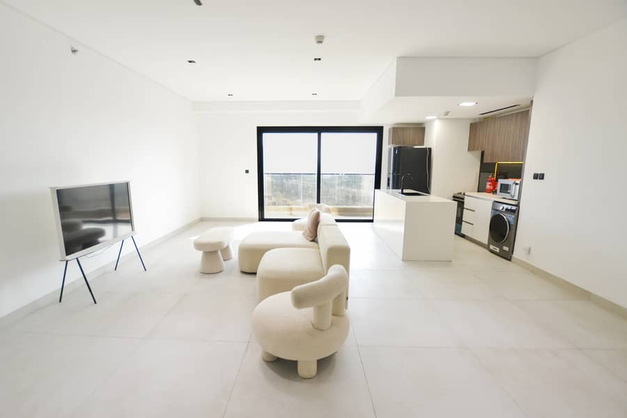 Available I Unfurnished I Bright Unit