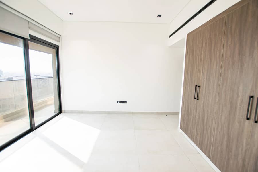 Available I Unfurnished I Bright Unit