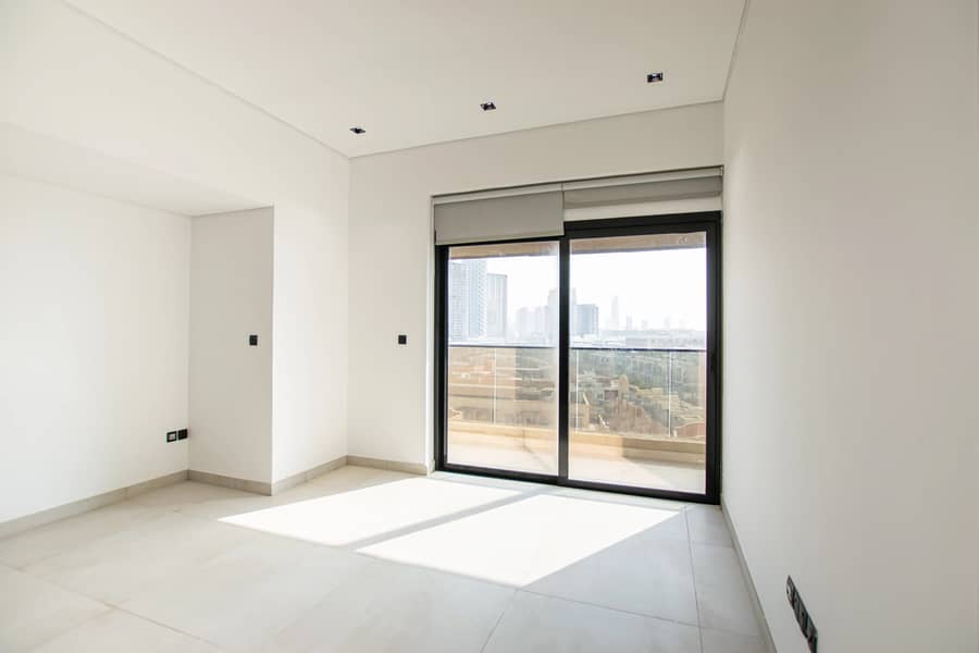 Available I Unfurnished I Bright Unit - Image 6
