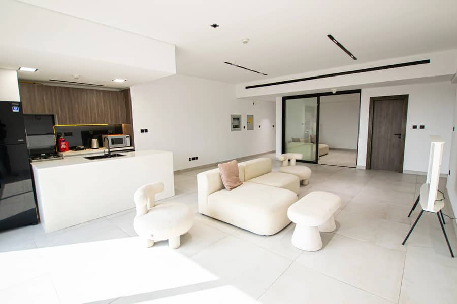 Available I Unfurnished I Bright Unit - Image 11