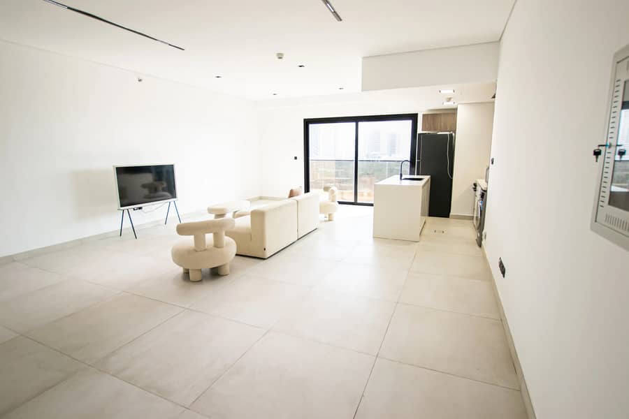 Available I Unfurnished I Bright Unit - Image 13