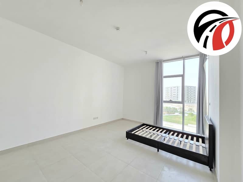 Spacious Apartment ! With All Aminities ! Ready to Move ! Big Size