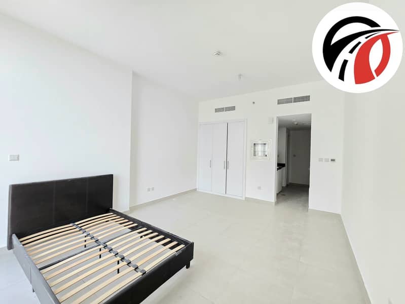 Spacious Apartment ! With All Aminities ! Ready to Move ! Big Size