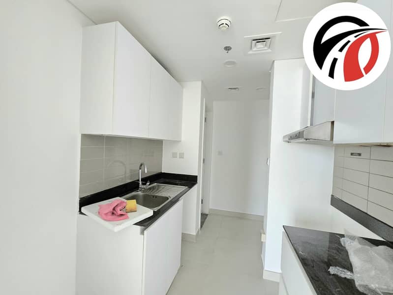 Spacious Apartment ! With All Aminities ! Ready to Move ! Big Size - Image 6