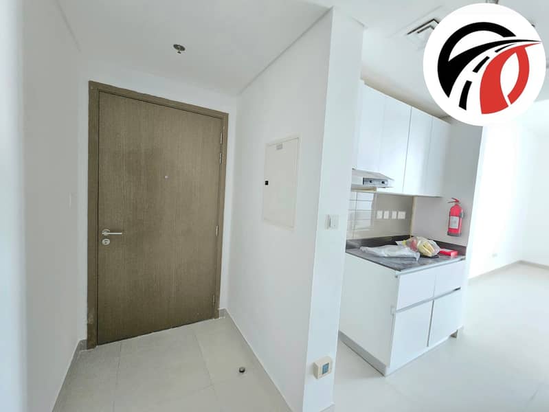 Spacious Apartment ! With All Aminities ! Ready to Move ! Big Size - Image 8