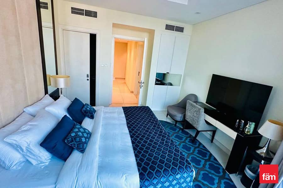 Burj Khalifa view | High floor | Vacant - Image 8