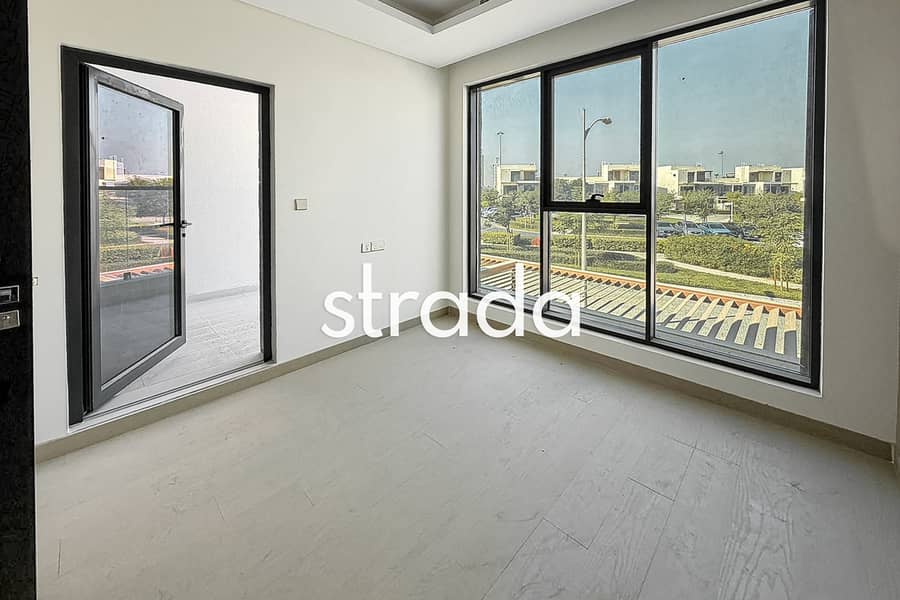 Priced To Sell | Full Golf View | Vacant - Image 8