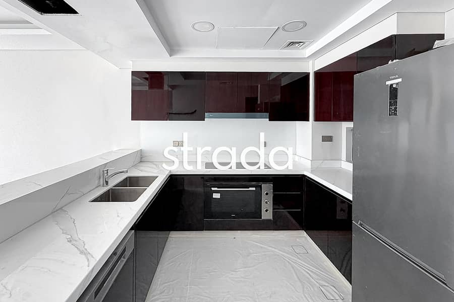 Priced To Sell | Full Golf View | Vacant - Image 10