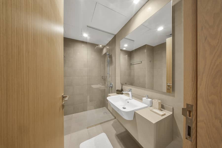 Burj View | Luxury Living | Freehold - Image 7