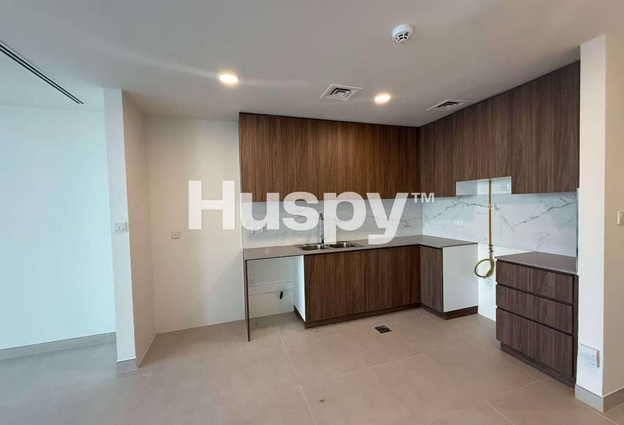 Brand New | Vacant | Close To Entrance