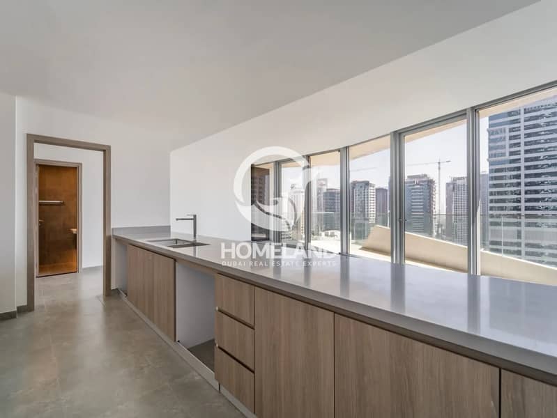 Spacious Layout|High Floor| Marina View| Renovated