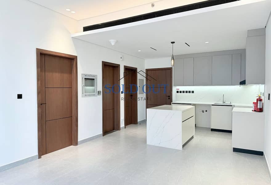 AGENTS WELCOME | SMART HOME | PREMIUM AMENITIES