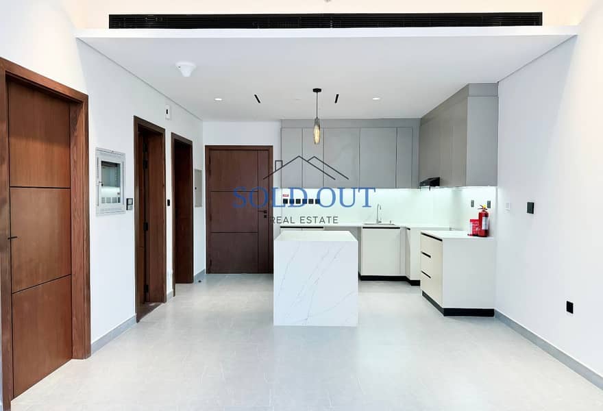 AGENTS WELCOME | SMART HOME | PREMIUM AMENITIES