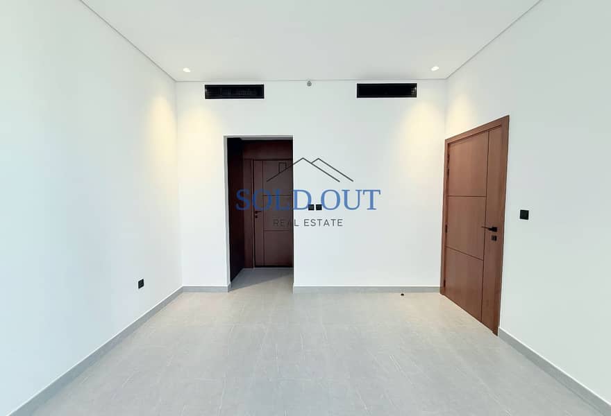 AGENTS WELCOME | SMART HOME | PREMIUM AMENITIES - Image 12