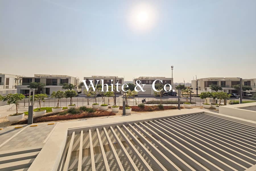 Lagoon Backing | Rare Find | Ready to Move - Image 16