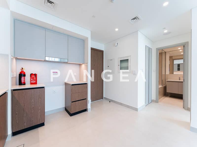 High Floor | Creek and Burj Khalifa View | Vacant - Image 7