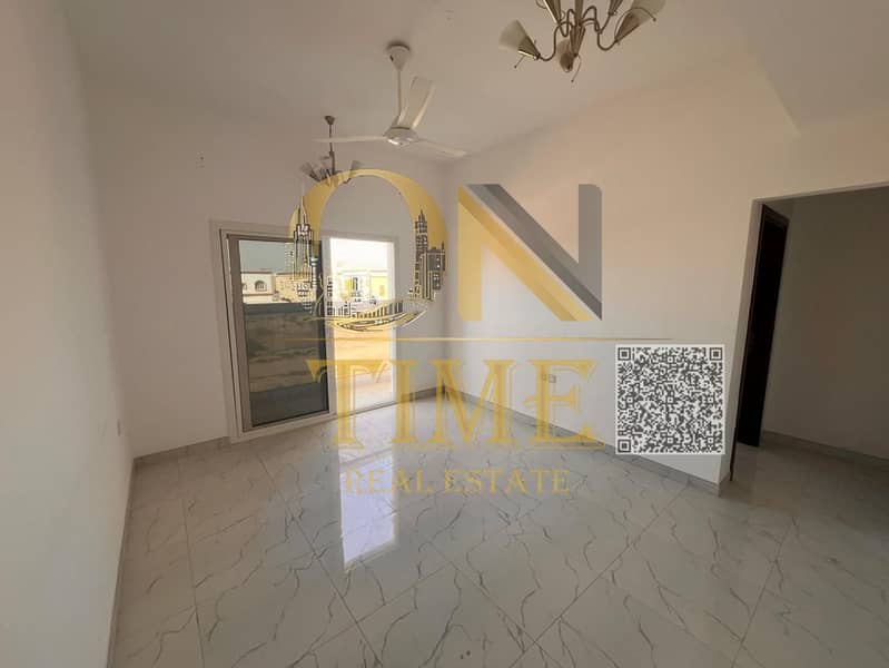 Spacious room and living room in Al-Muwayhat 3, close to services