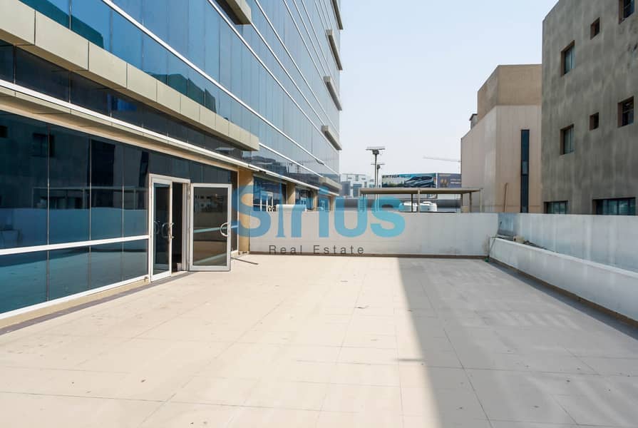 Office With Huge Captivating Balcony For Rent In Deira
