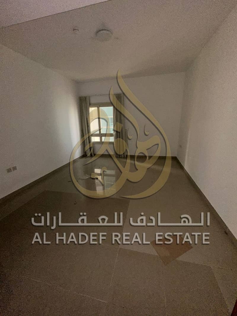 Here is a clear and professional English translation of your text: --- **3-Bedroom Apartment with Living Room, Master Maid’s Room, Laundry Room, and