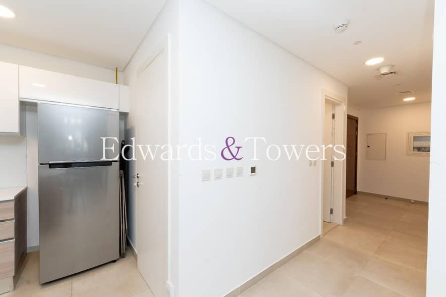 Fully Furnished | 1 Bedroom Plus Study| Mid Floor - Image 8