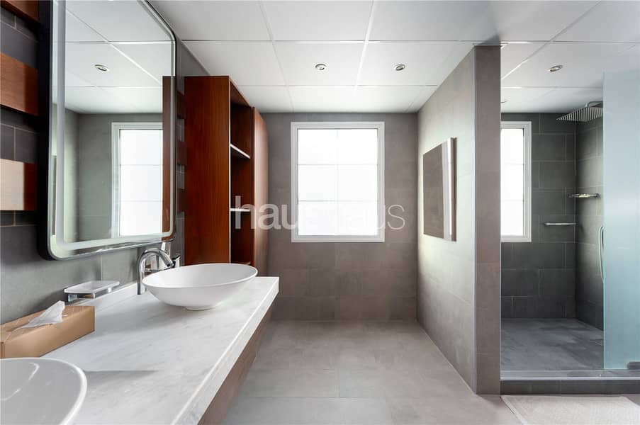 5 Bed | Central Location | Vacant Soon | Upgraded - Image 14