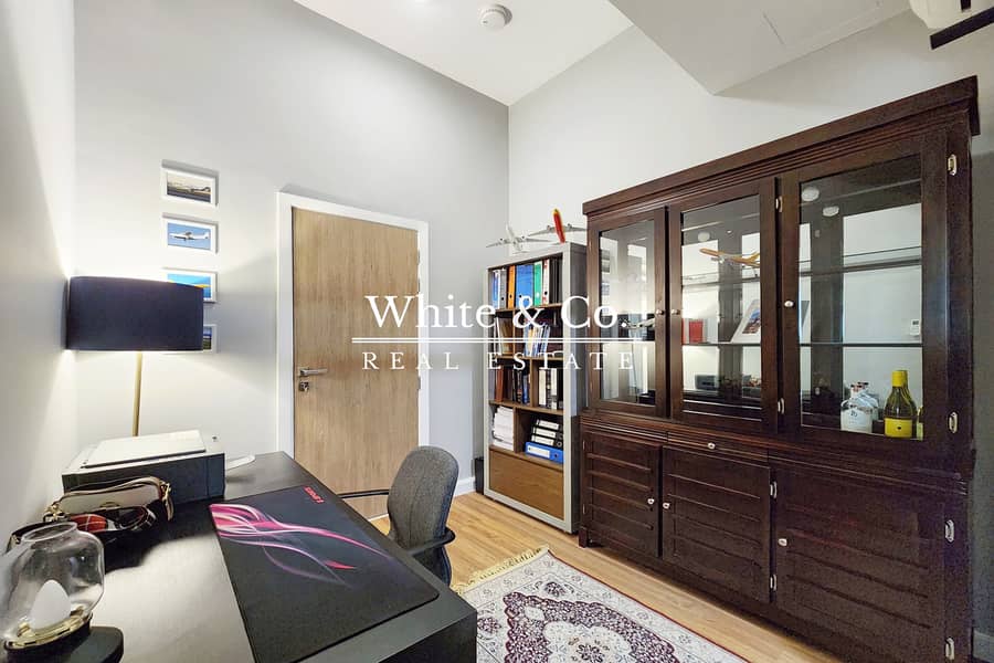 Upgraded 4BHK | Genuine Corner |Exclusive