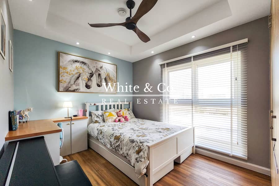 Upgraded 4BHK | Genuine Corner |Exclusive - Image 9