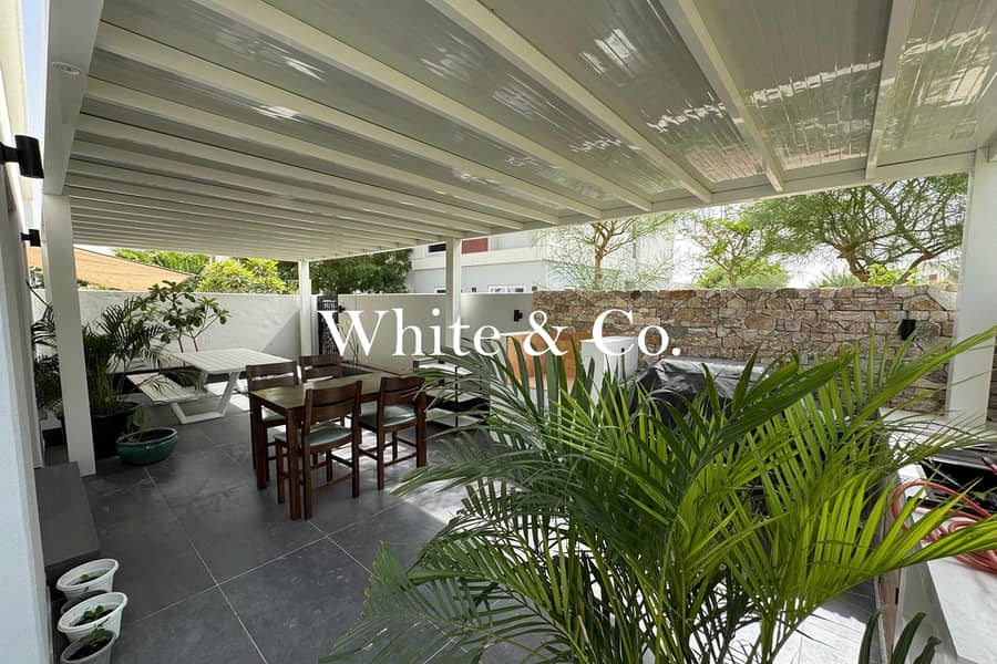 Upgraded 4BHK | Genuine Corner |Exclusive - Image 16