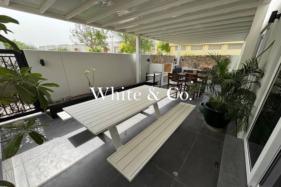 Upgraded 4BHK | Genuine Corner |Exclusive - Image 17