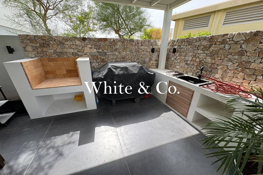 Upgraded 4BHK | Genuine Corner |Exclusive - Image 18