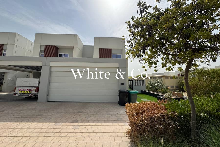 Upgraded 4BHK | Genuine Corner |Exclusive - Image 21