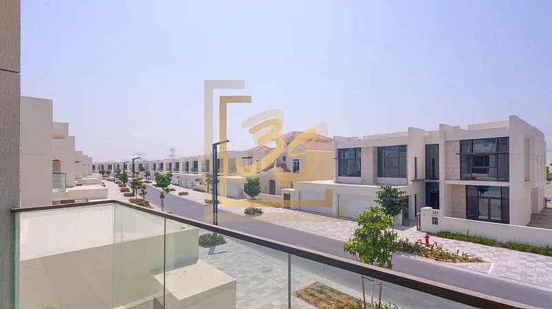 Near Lagoons | Ready to Move | Contemporary